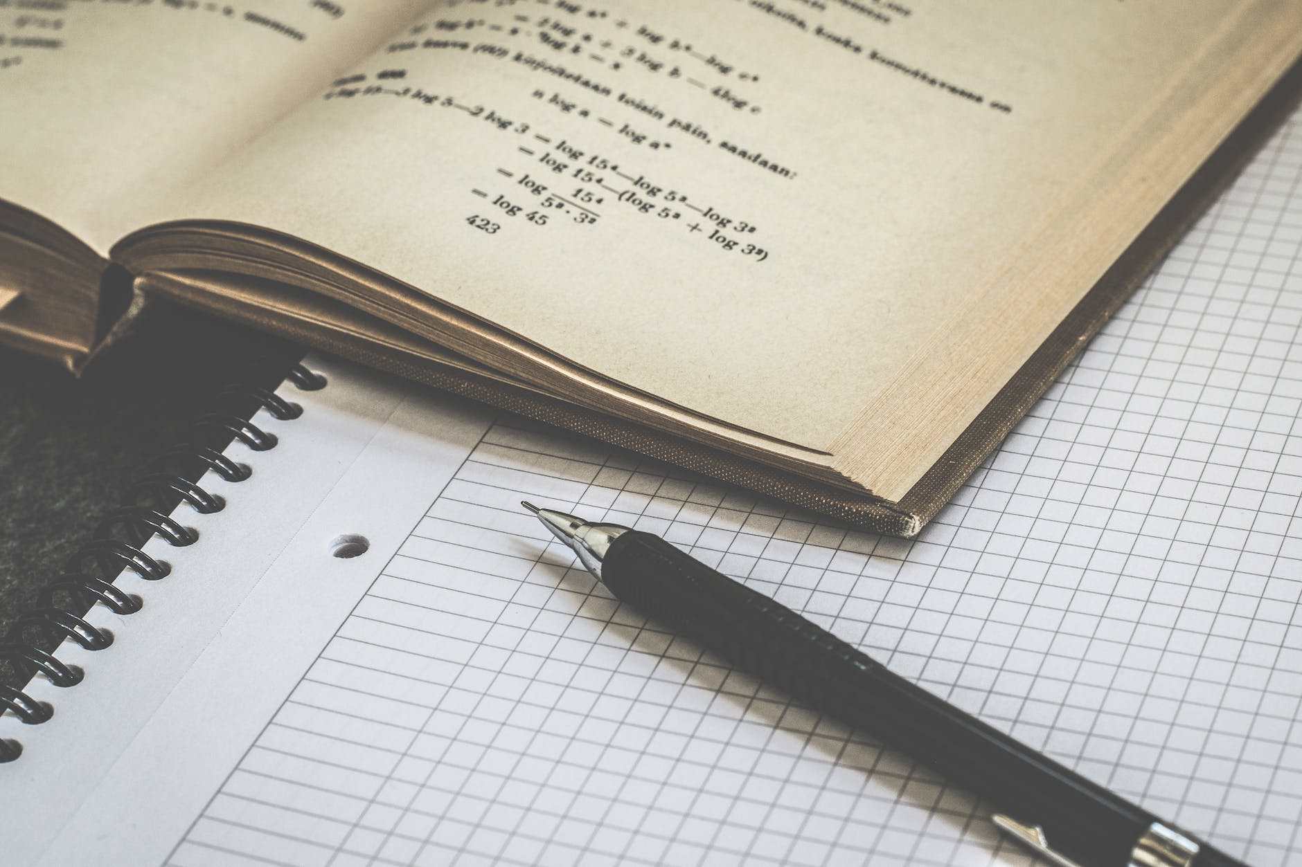 Menghitung vs Matematika